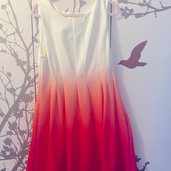 Calvin Klein
White Pink Scuba Ombré Sleeveless Knit Cocktail Dress size 14 - Picture 2 of 5